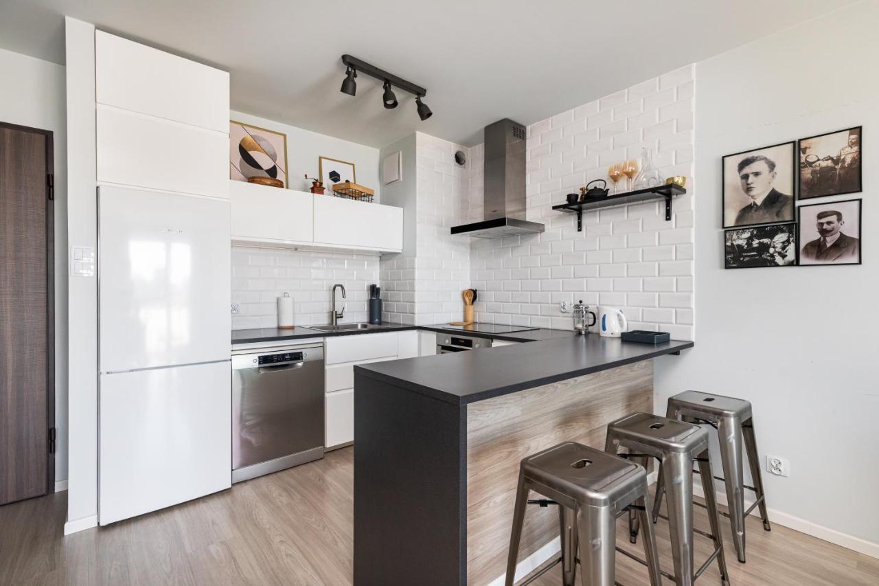 Owsiana 9 - Modern Designed Apartment With Balcony By Noclegi Renters วอร์ซอ ภายนอก รูปภาพ